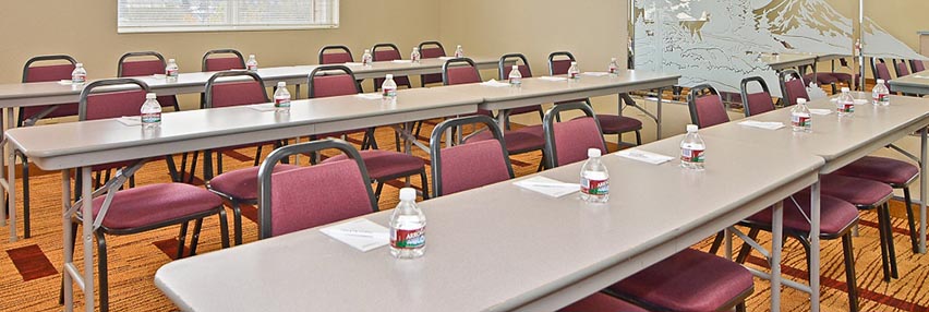 The Boardroom at The Clackamas Inn